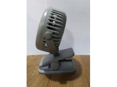 Wentylator biurkowy z klipsem pod USB z akumulatorem Volteno VO2547 szary