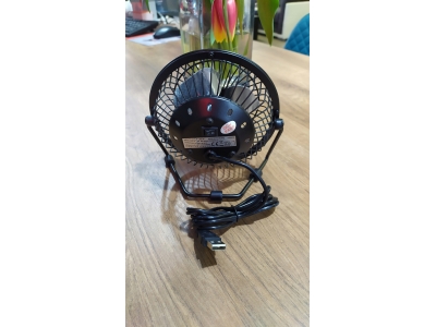 Wentylator stołowy biurkowy samochodowy pod USB Volteno VO0659 czarny