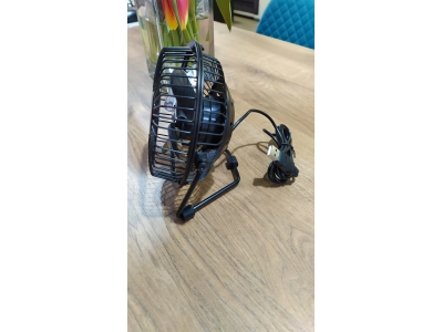 Wentylator stołowy biurkowy samochodowy pod USB Volteno VO0659 czarny